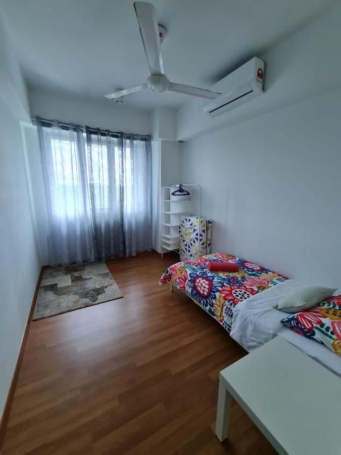 Homestay @ Bandar Seri Putra Kajang Zewnętrze zdjęcie